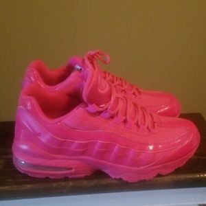 Hot pink airmax nike